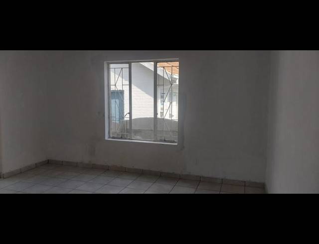 BUSINESS FOR SALE IN EASTLEIGH